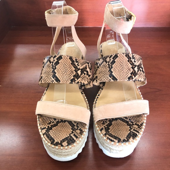 Crown Vintage Wedge Sandals Size 9.5 - Picture 13 of 14